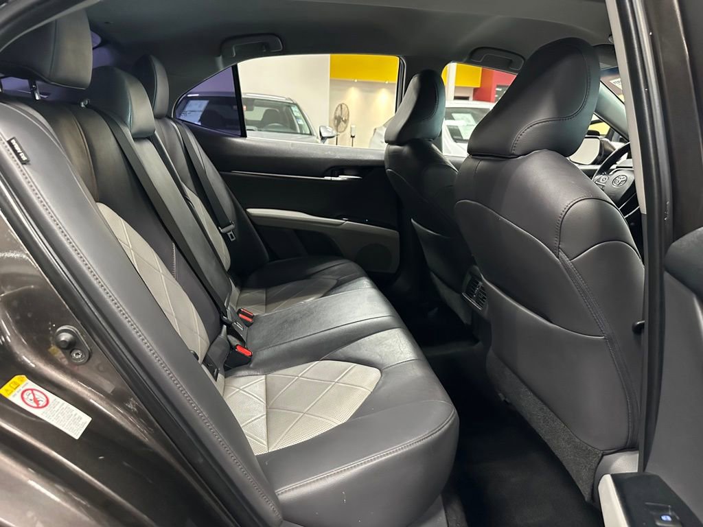 Used 2018 Toyota Camry XLE FWD image 25
