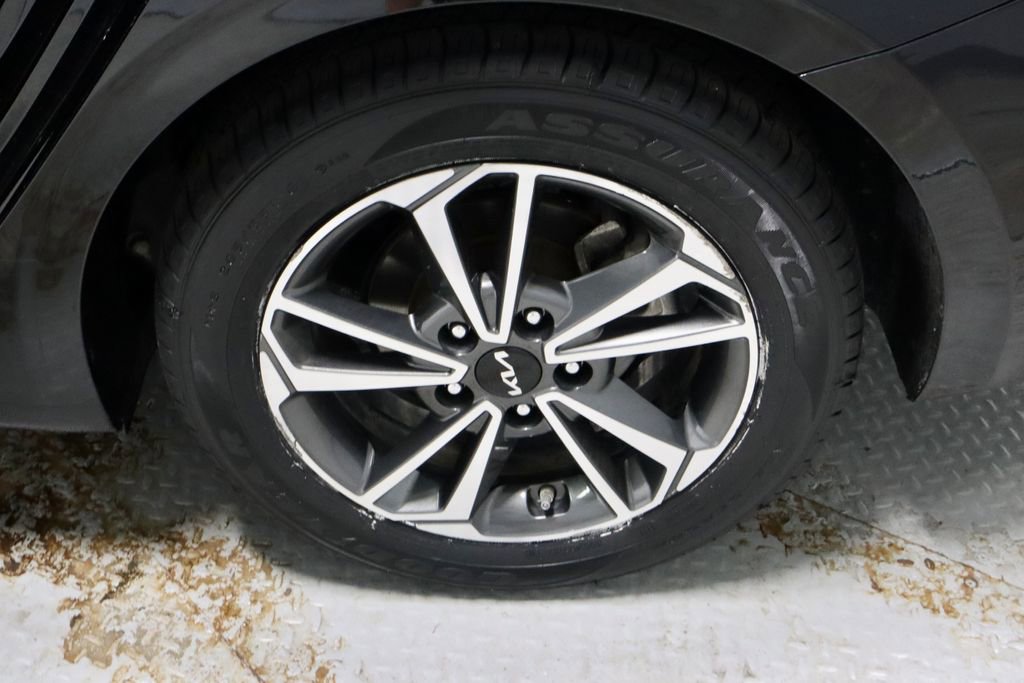 Used 2023 Kia Forte LXS FWD image 18