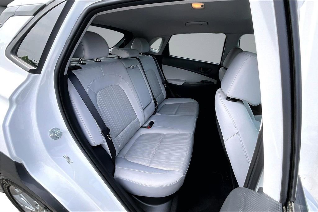 Used 2023 Hyundai Kona SEL AWD/4WD image 25