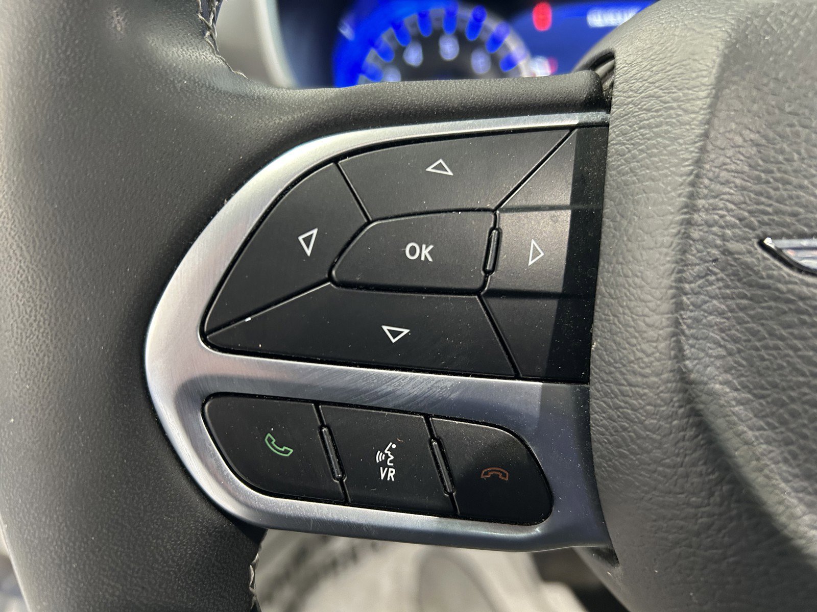 Used 2023 Chrysler Pacifica Touring-L image 23