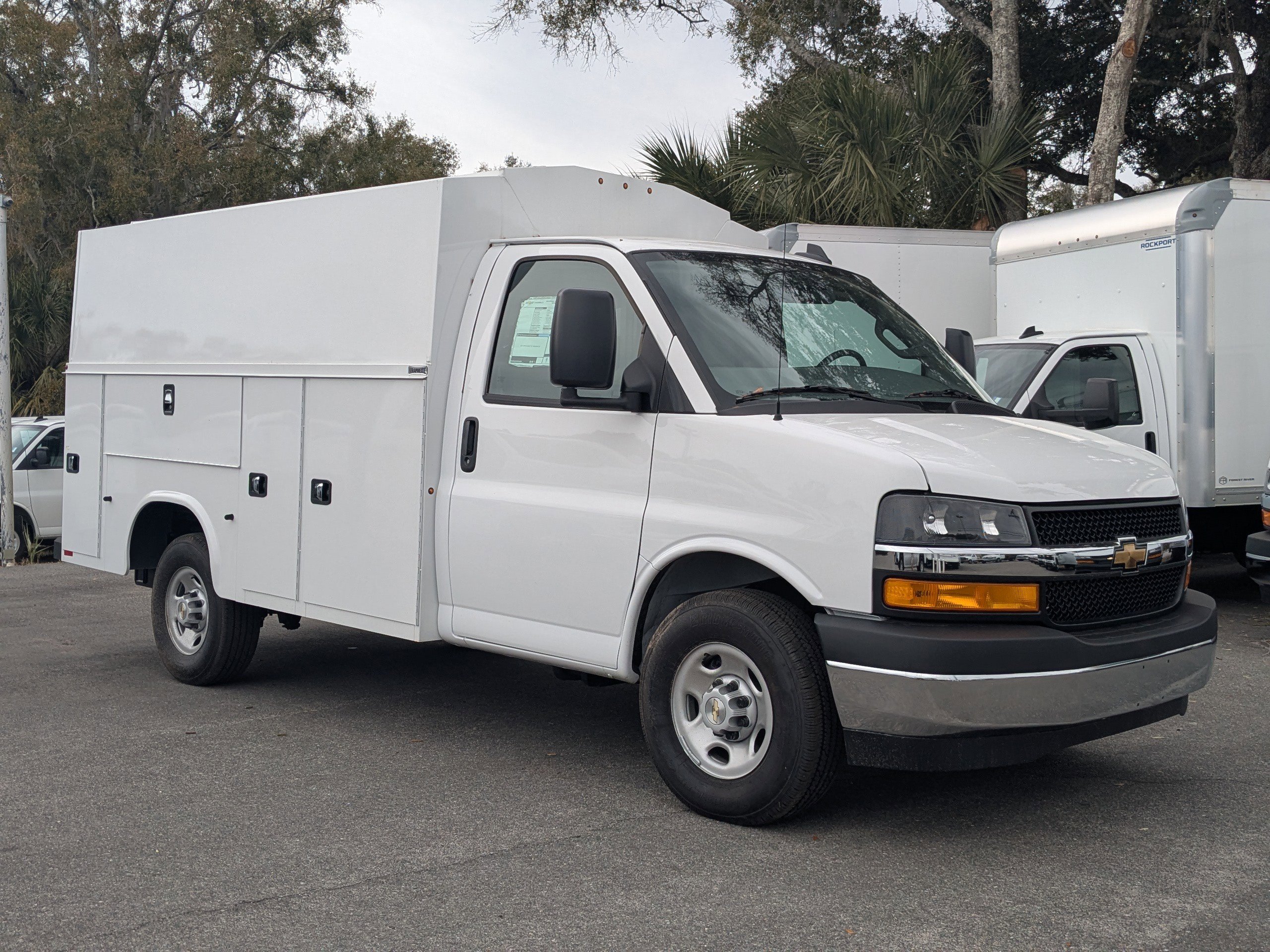 New 2025 Chevrolet Express 3500 w/ Power Convenience Package RWD image 2