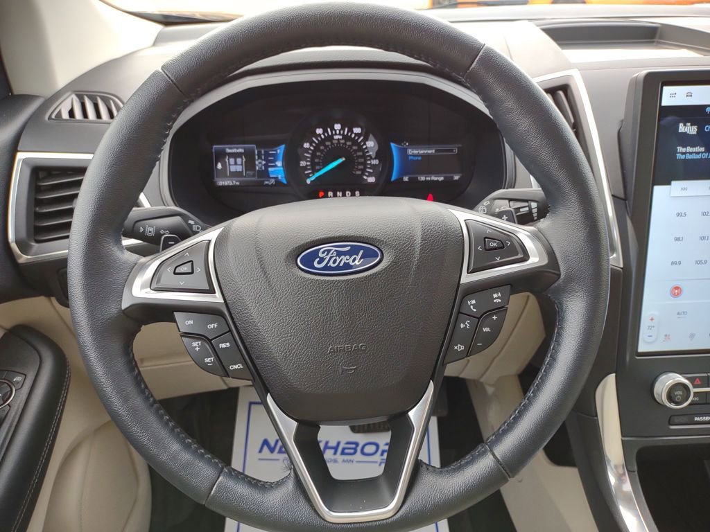 Used 2022 Ford Edge Titanium w/ Class II Trailer Tow Package image 14