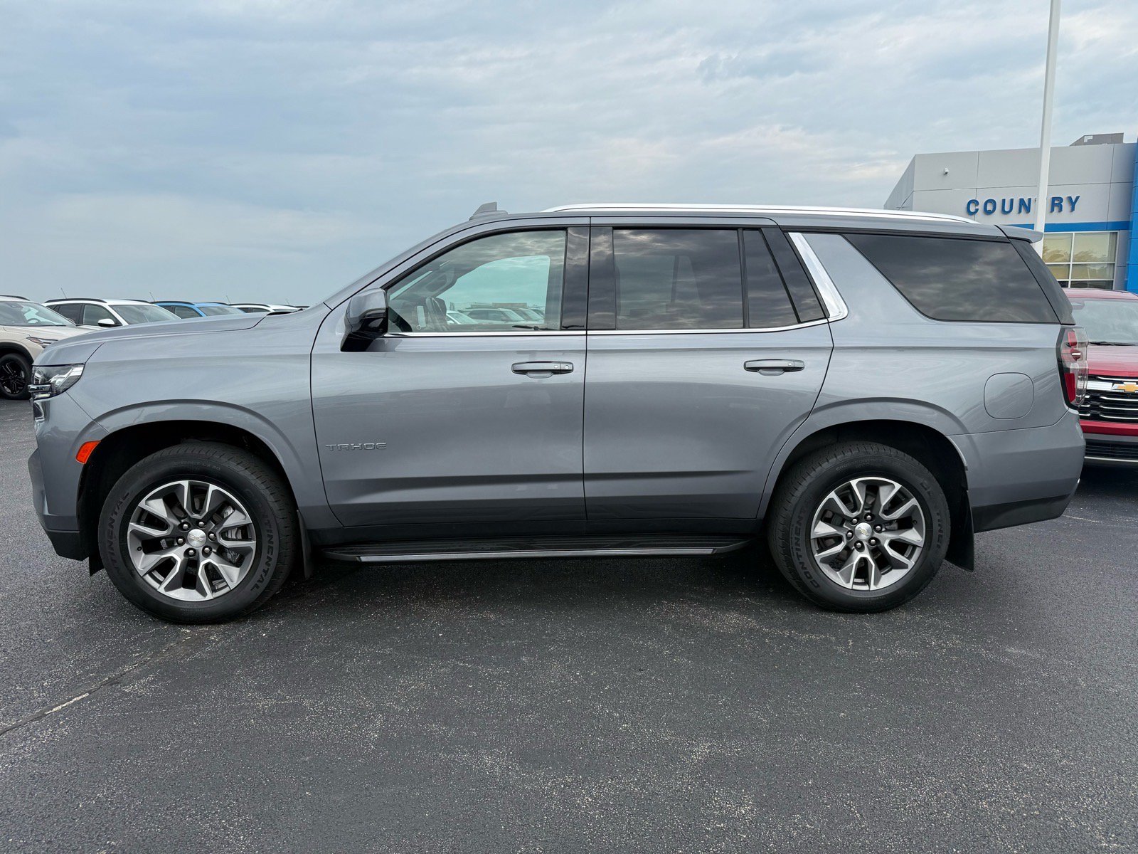 Used 2022 Chevrolet Tahoe LT w/ LT Signature Plus Package AWD/4WD image 2