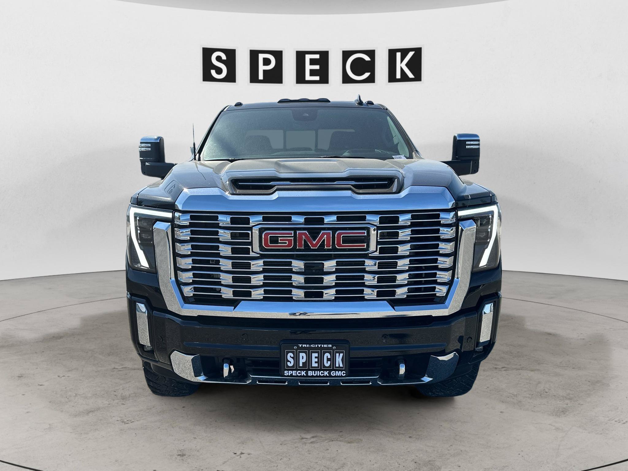 Used 2025 GMC Sierra 3500 Denali w/ Denali Reserve Package AWD/4WD image 8