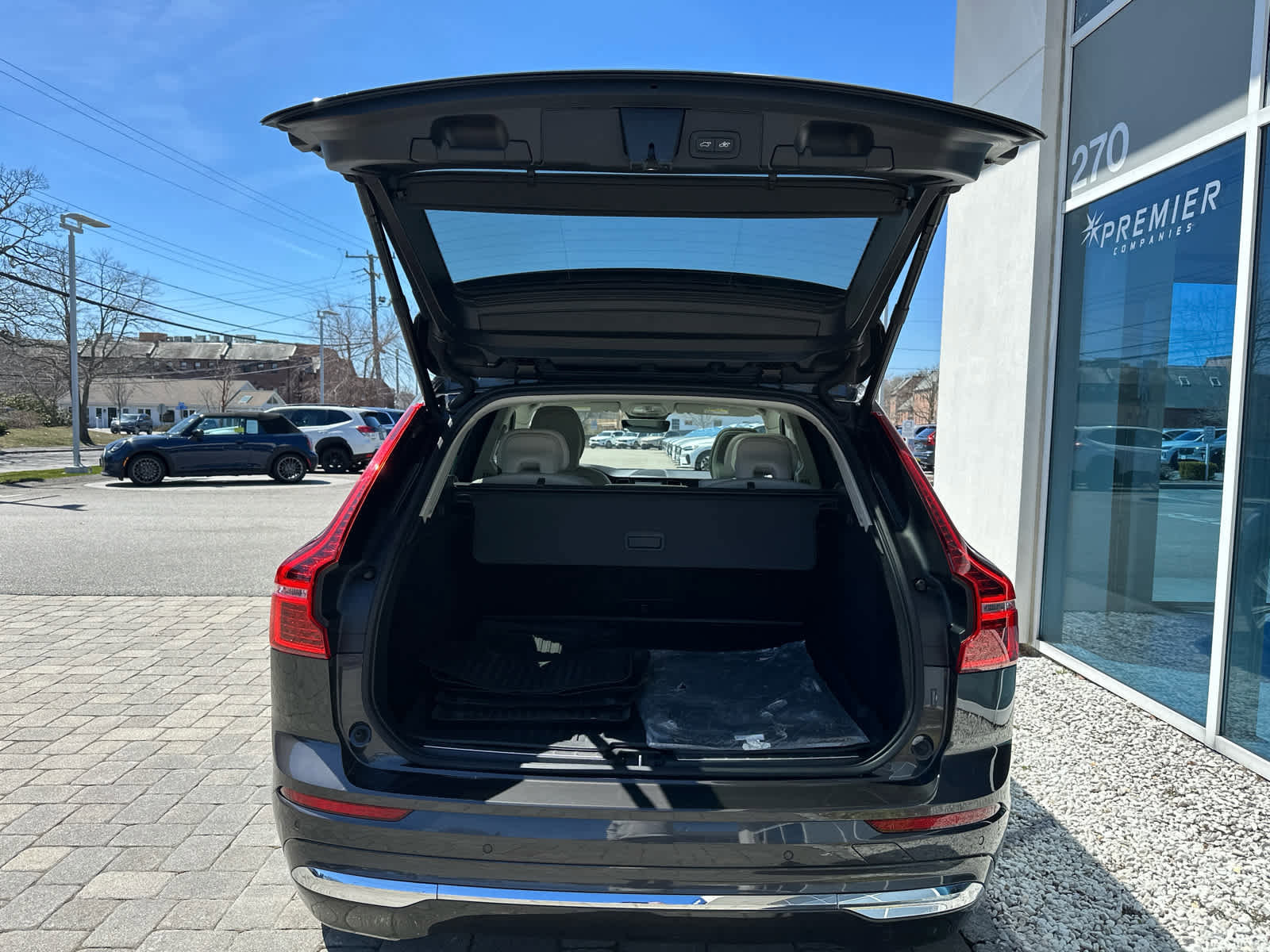 Used 2023 Volvo XC60 B5 Plus w/ Climate Package image 26