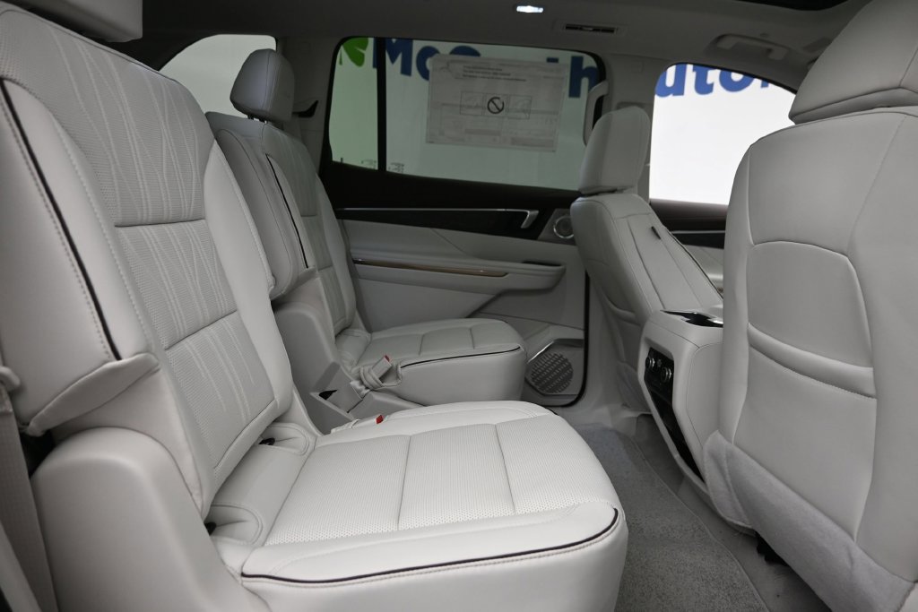New 2026 Buick Enclave Avenir w/ Super Cruise Package AWD/4WD image 10