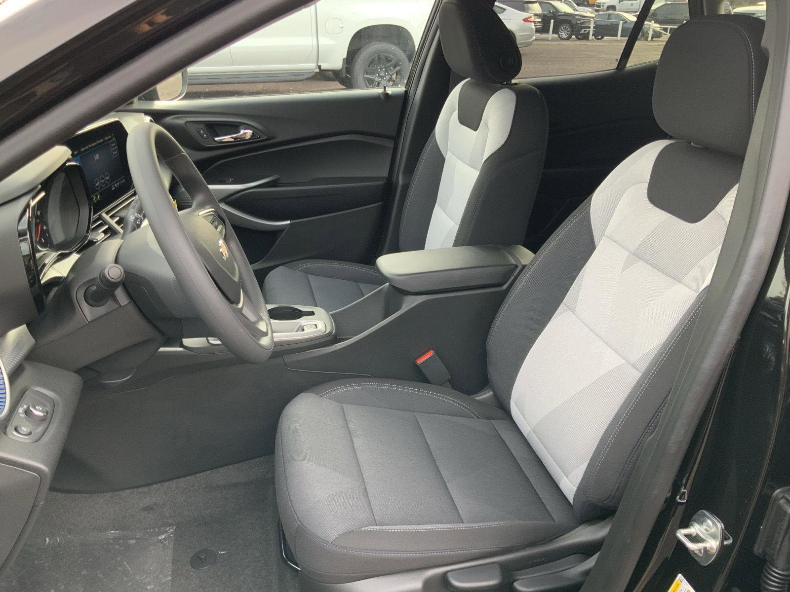 New 2026 Chevrolet Trax LS w/ Driver Confidence Package image 10