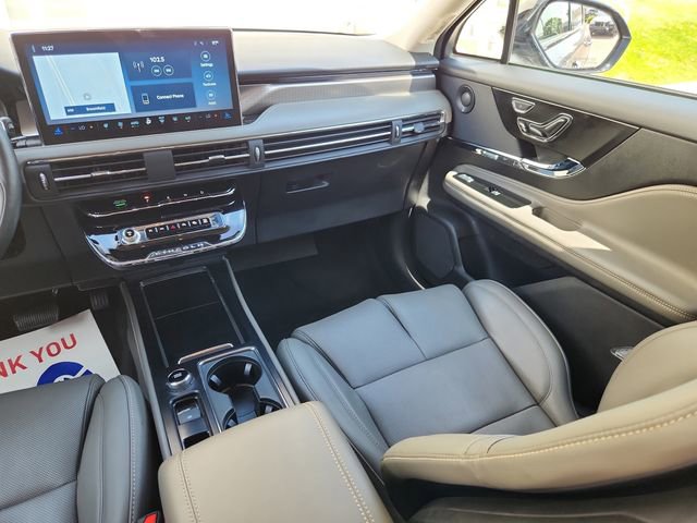 New 2024 Lincoln Corsair Reserve w/ Equipment Group 202A image 12