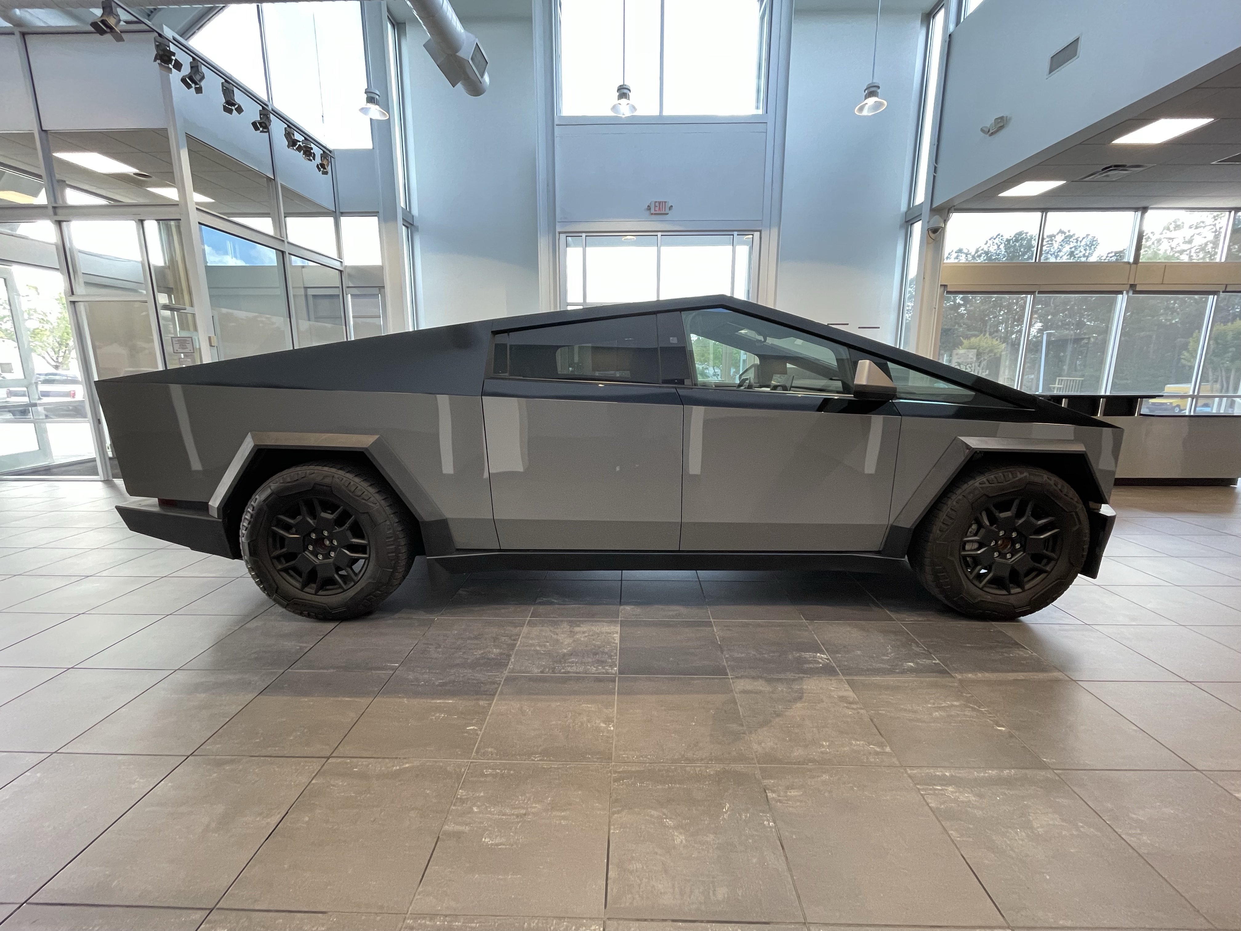 Used 2024 Tesla Cybertruck Cyberbeast AWD/4WD image 11