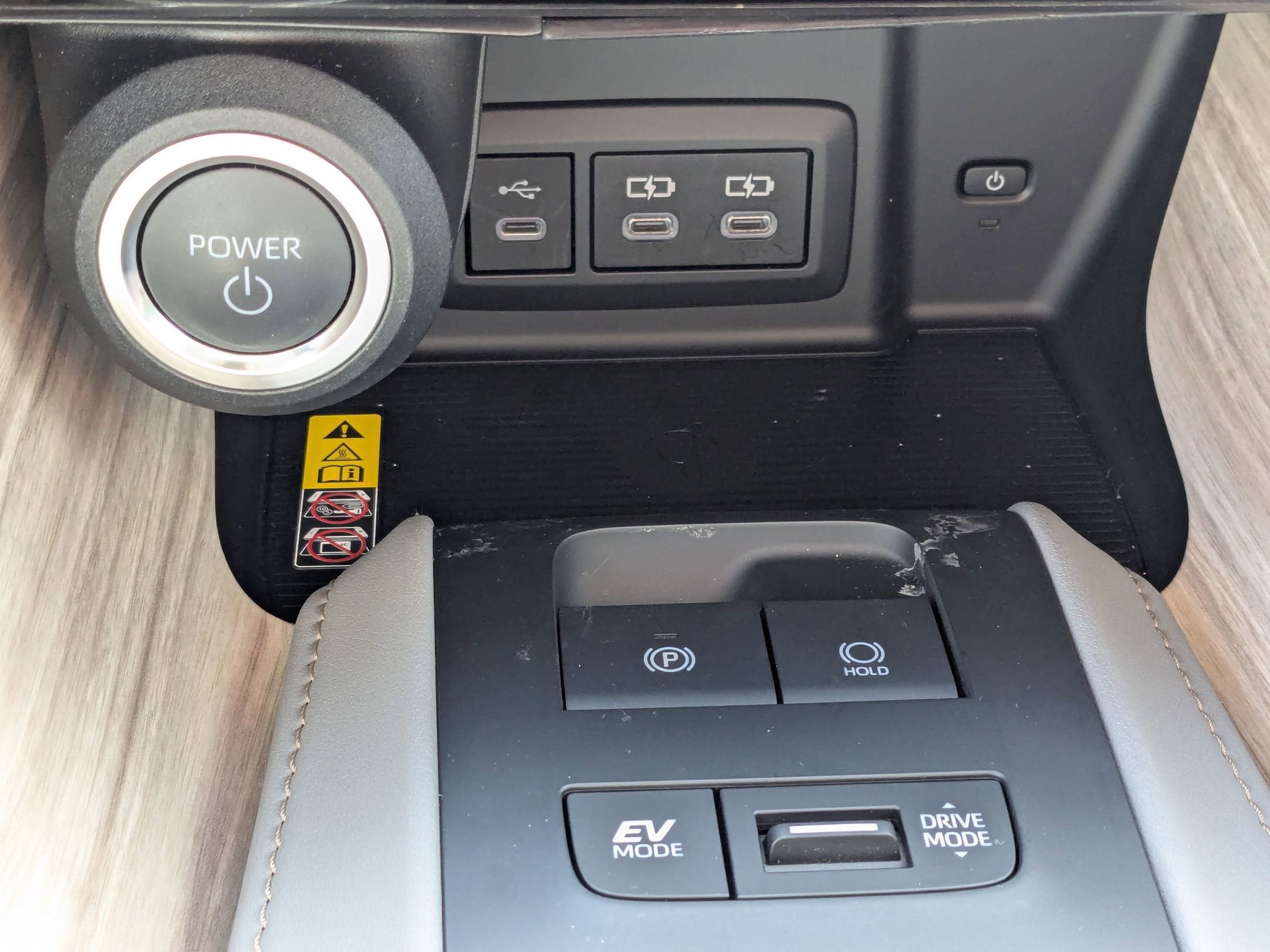 Used 2024 Toyota Venza Limited image 16