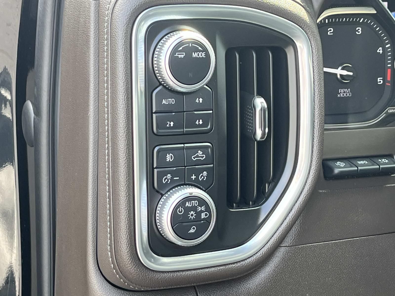 Used 2020 GMC Sierra 3500 Denali w/ Denali Ultimate Package AWD/4WD image 29