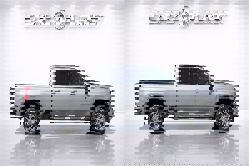 Used 2024 Chevrolet Silverado 3500 LTZ w/ LTZ Convenience Package image 2