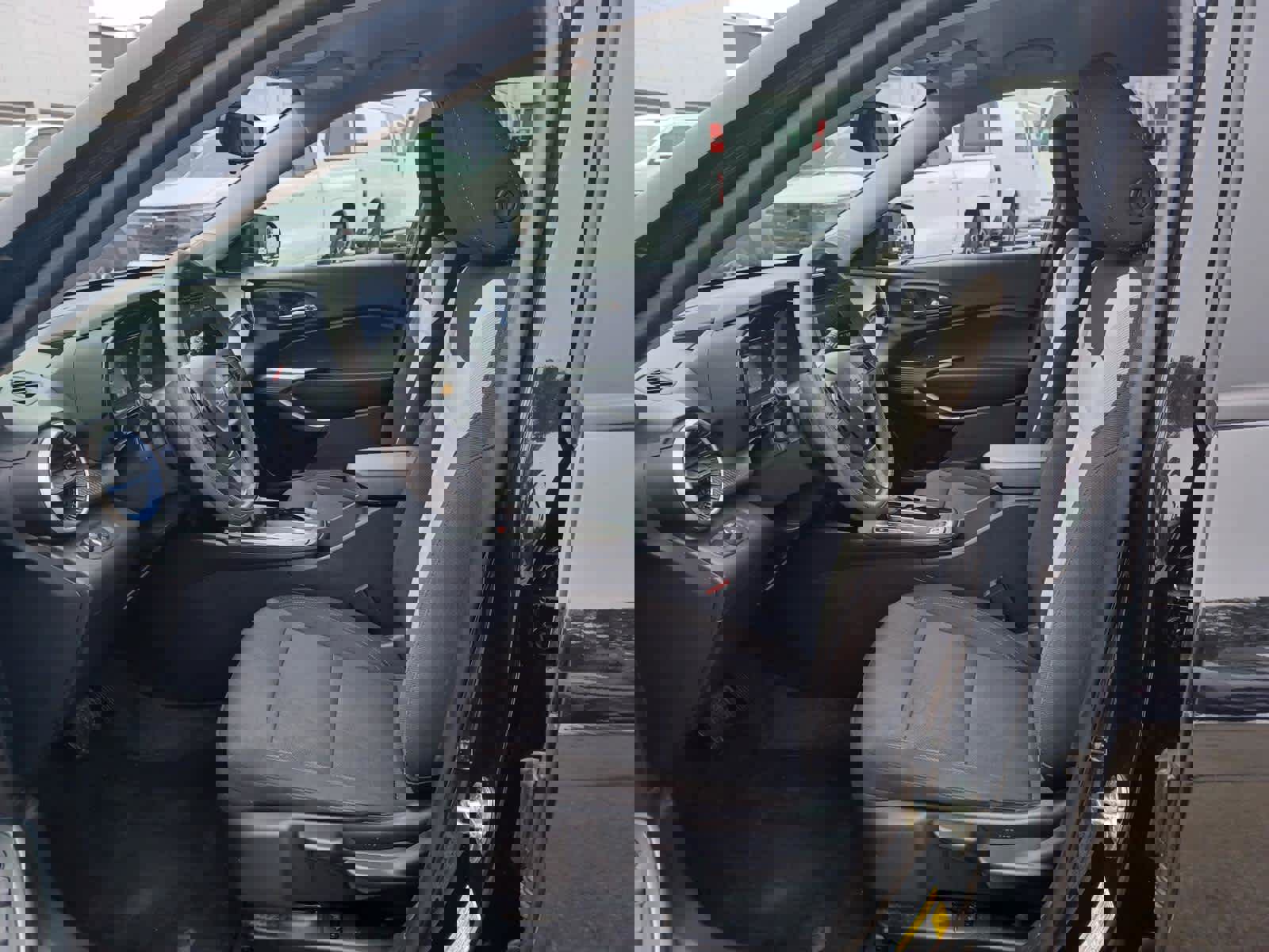 Used 2024 Chevrolet Trax LS w/ LS Convenience Package image 7