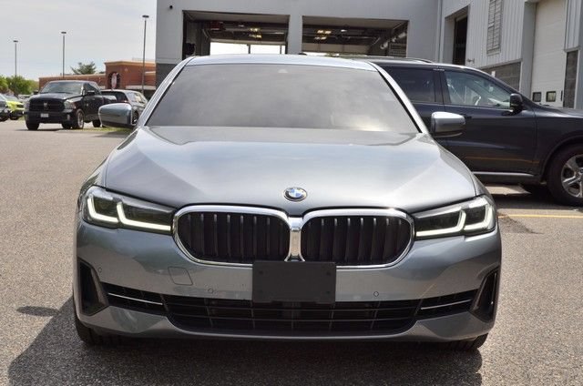 Used 2021 BMW 540i xDrive w/ Premium Package AWD/4WD image 3