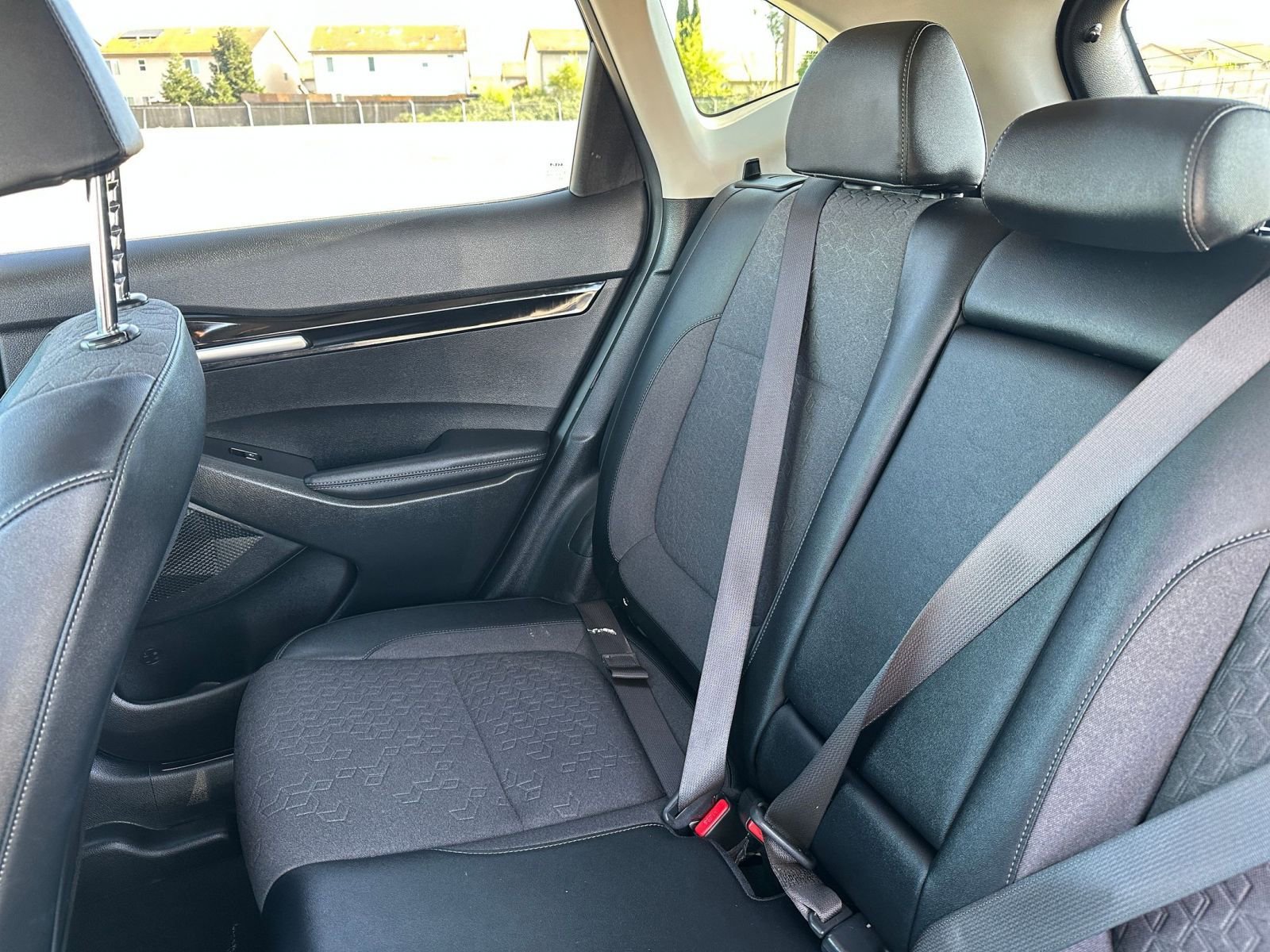 Used 2025 Kia Seltos S FWD image 40
