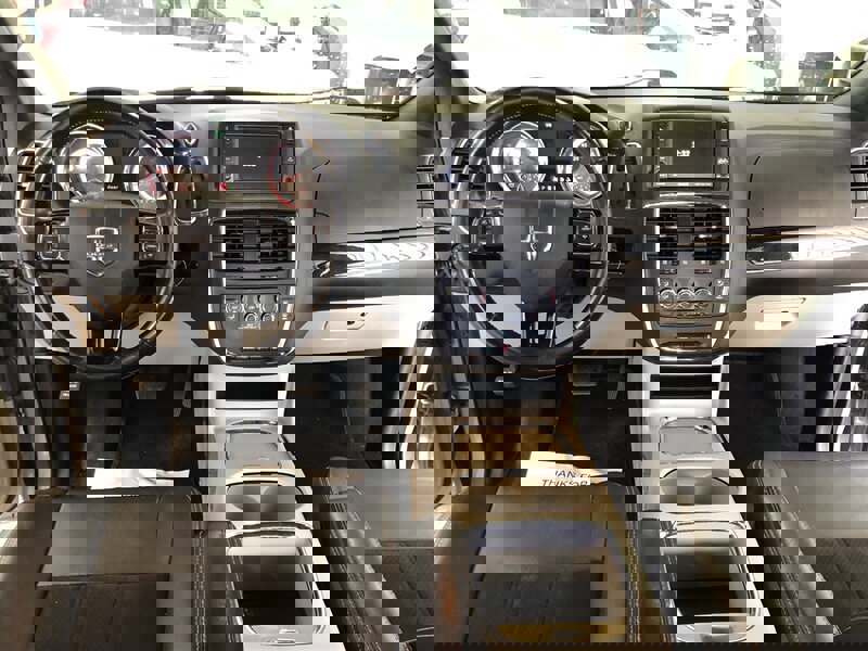 Used 2020 Dodge Grand Caravan SXT image 7