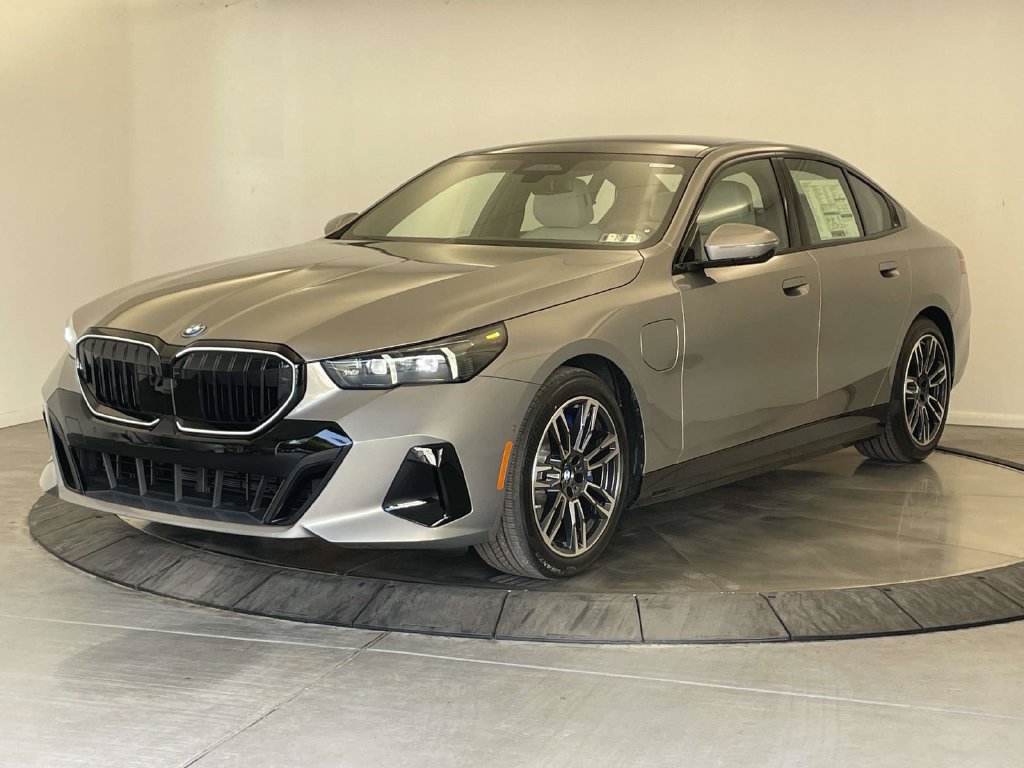 New 2027 BMW 550e xDrive w/ Executive Package AWD/4WD 360° Tour