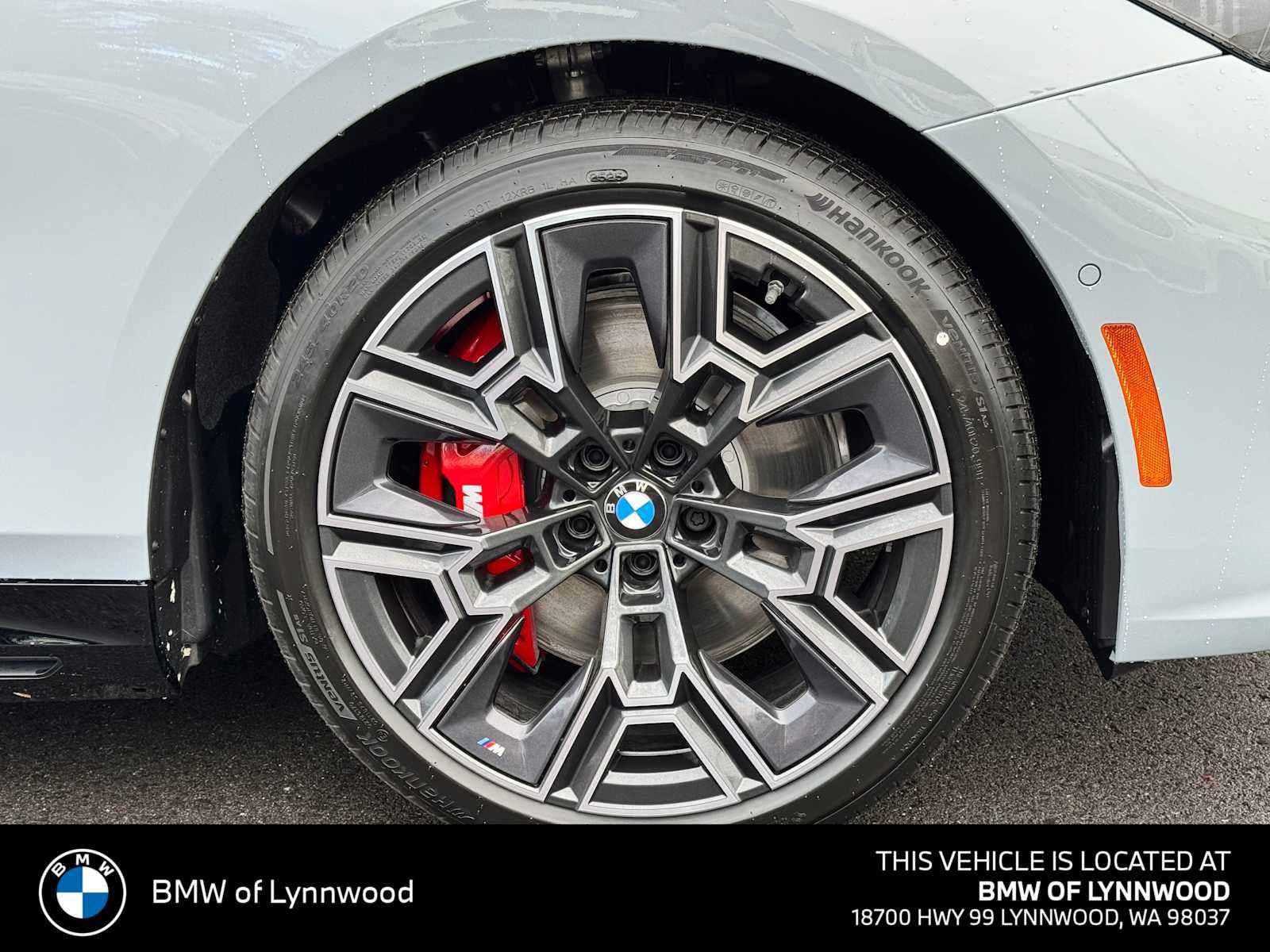 New 2026 BMW i5 eDrive40 w/ M Sport Package AWD/4WD image 9