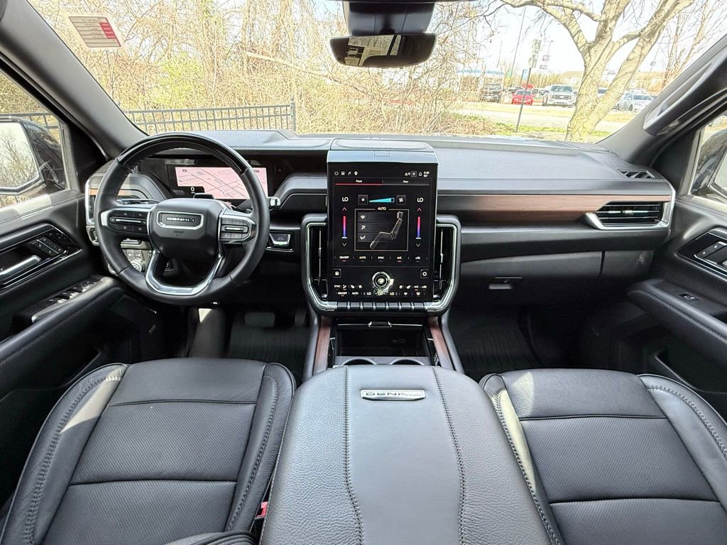 Used 2025 GMC Yukon Denali w/ Denali Reserve Package image 31