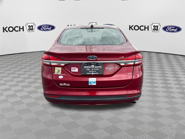 Used 2017 Ford Fusion SE w/ Fusion SE Technology Package FWD image 7