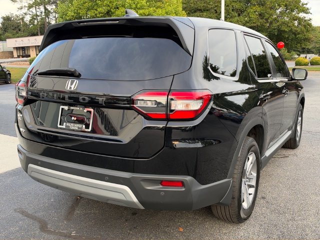 Used 2025 Honda Pilot EX-L image 3