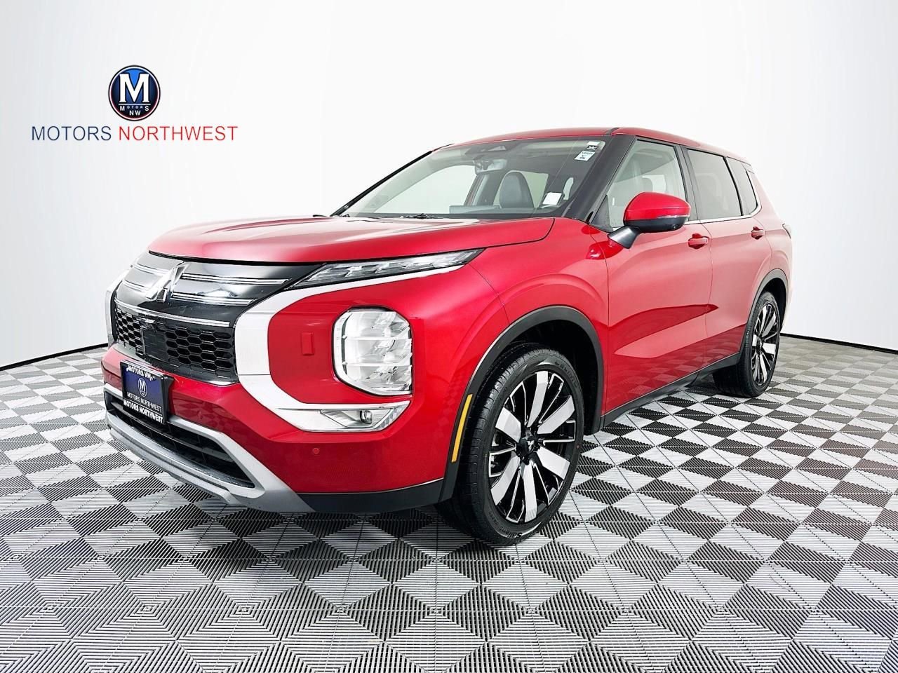 Used 2025 Mitsubishi Outlander SE image 1