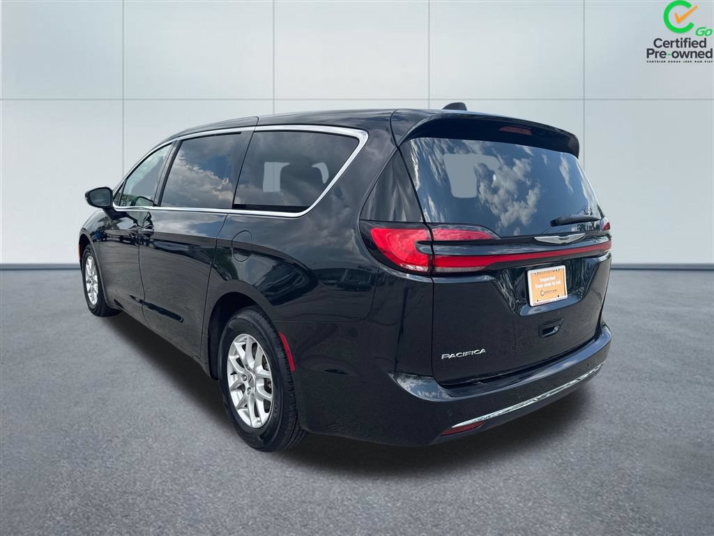 Certified 2023 Chrysler Pacifica Touring-L FWD image 3