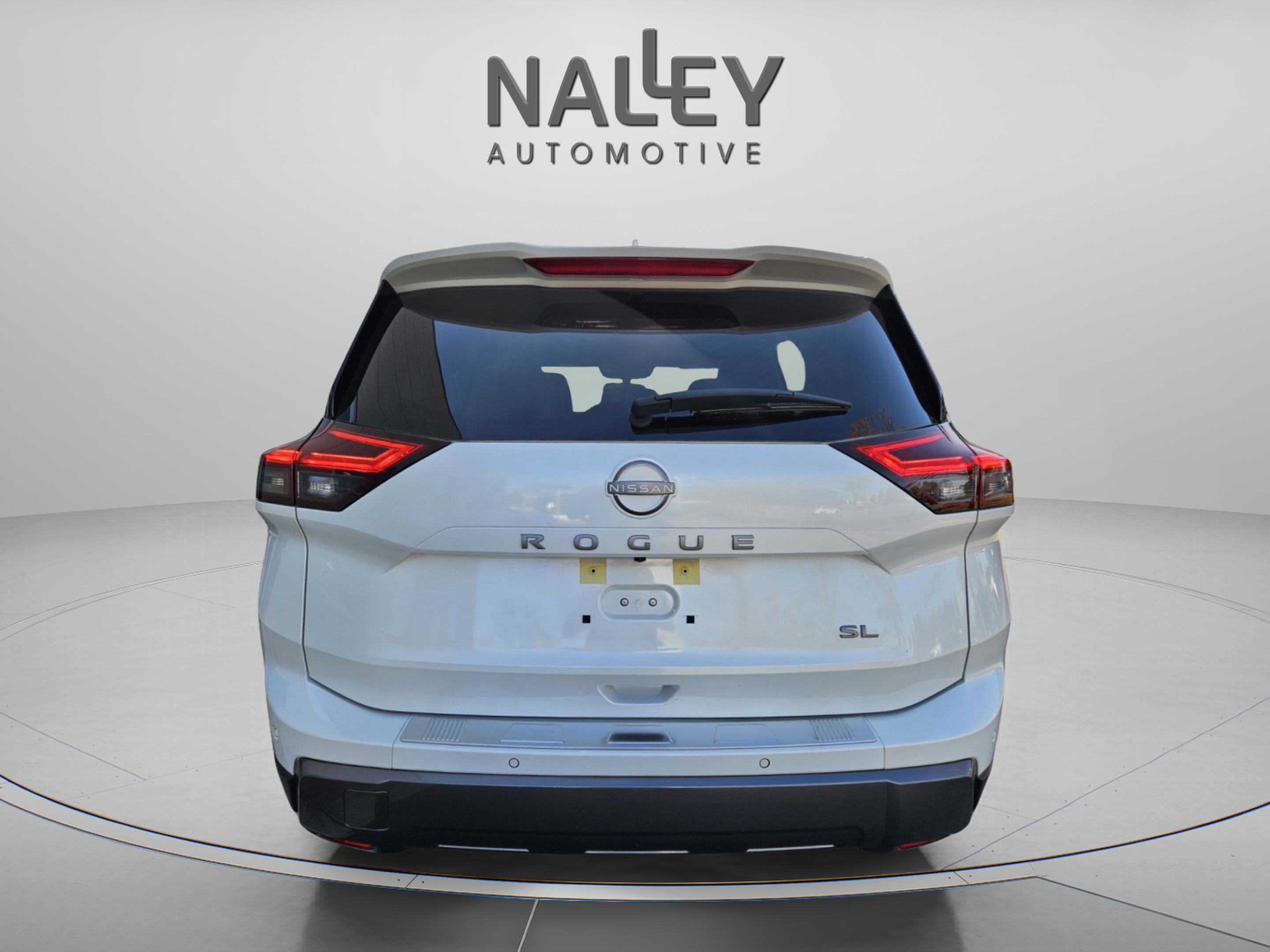 Used 2024 Nissan Rogue SL w/ SL Premium Package image 4