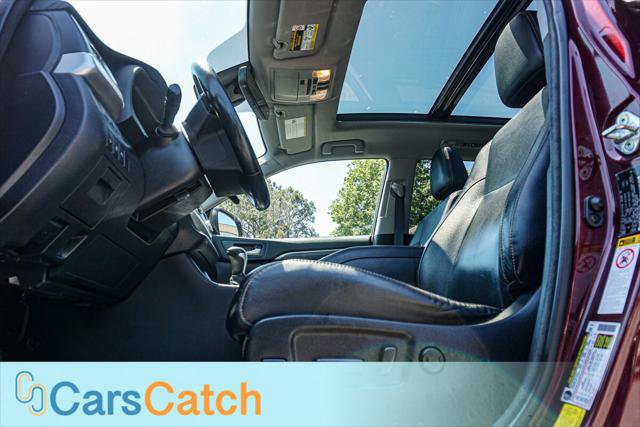 Used 2017 Toyota Highlander Limited Platinum AWD/4WD image 17