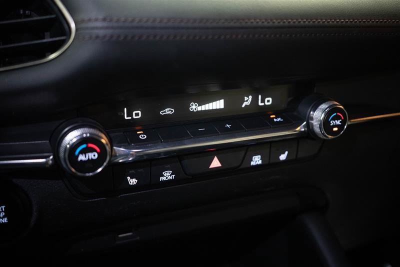 Used 2020 MAZDA MAZDA3 Hatchback w/ Preferred Package FWD image 21