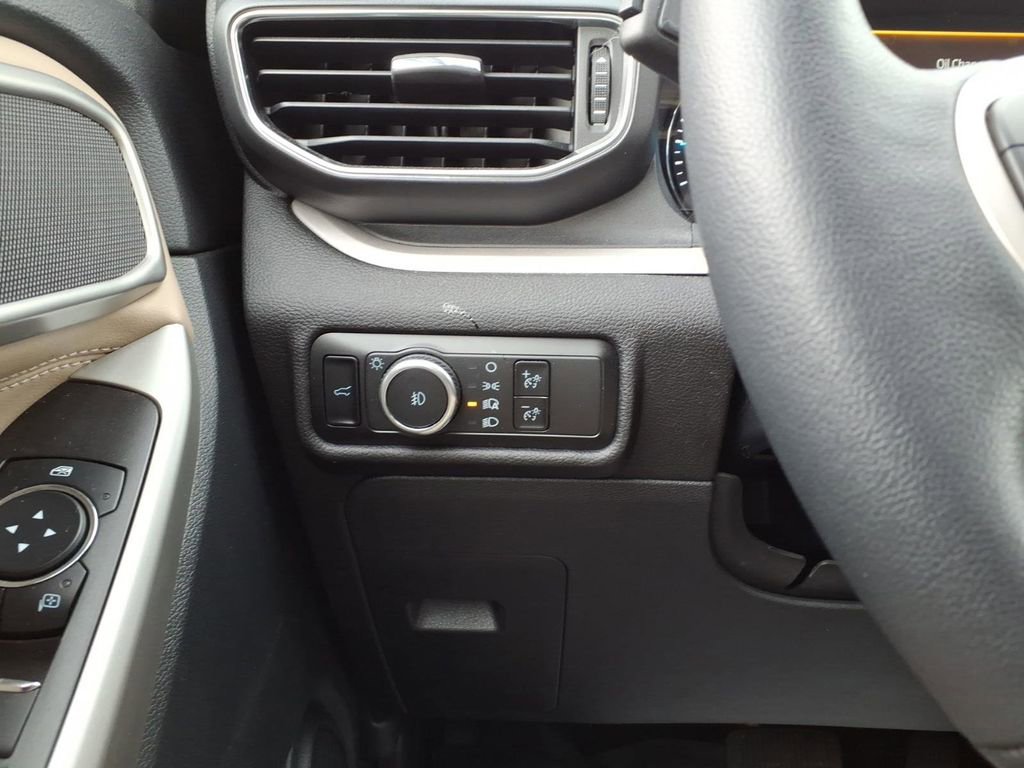 Used 2023 Ford Explorer XLT w/ Equipment Group 202A image 16