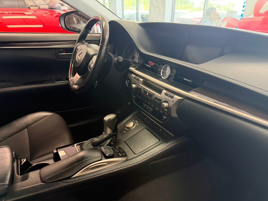 Used 2018 Lexus ES 350 w/ Navigation System Package FWD image 46