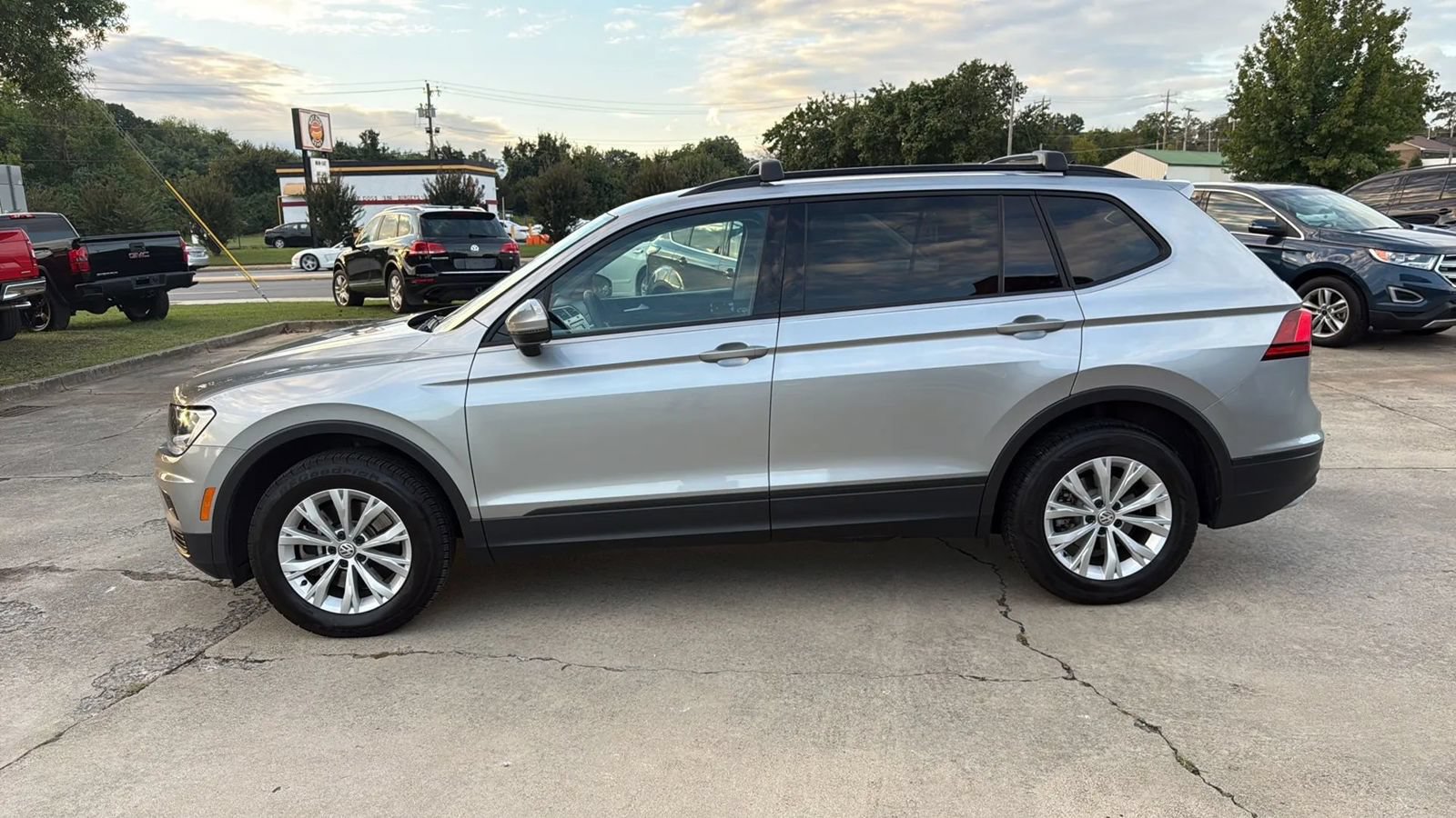 Used 2020 Volkswagen Tiguan S FWD image 2