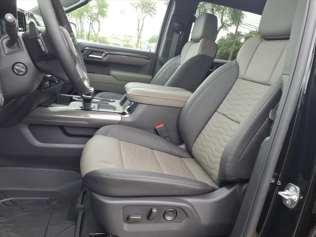 New 2026 Chevrolet Silverado 1500 ZR2 w/ LPO, Dark Essentials Package image 15