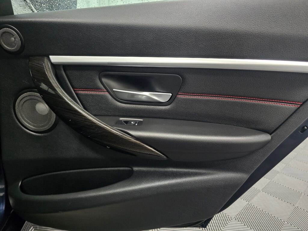 Used 2017 BMW 340i xDrive Sedan image 21