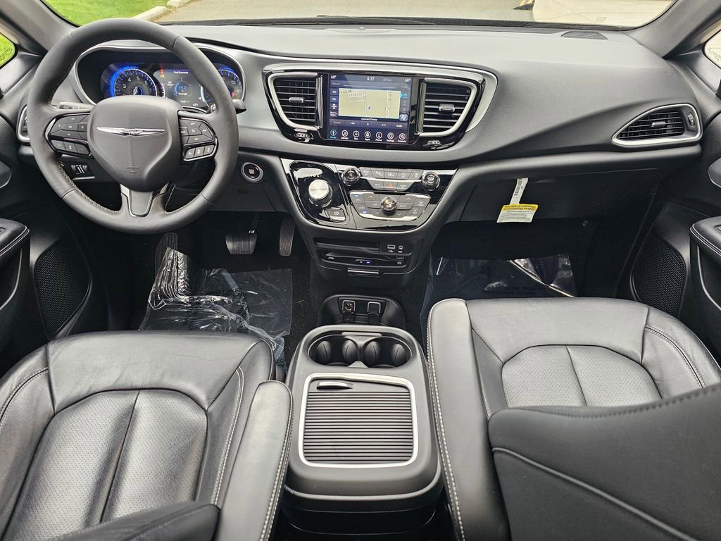 Used 2020 Chrysler Pacifica Touring-L Plus w/ Advanced Safetytec Group image 19