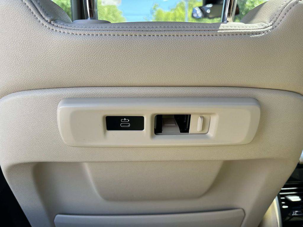 Used 2022 BMW X5 xDrive40i w/ Premium Package AWD/4WD image 35