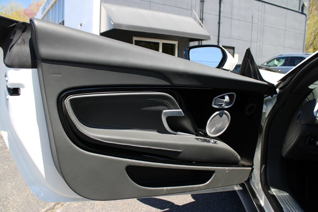 Used 2020 Aston Martin DB11 Volante RWD image 9