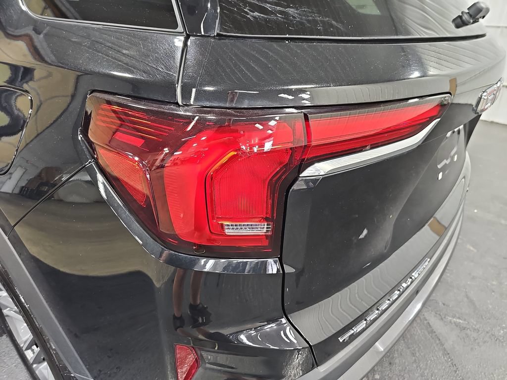 Used 2025 GMC Terrain Elevation AWD/4WD image 32