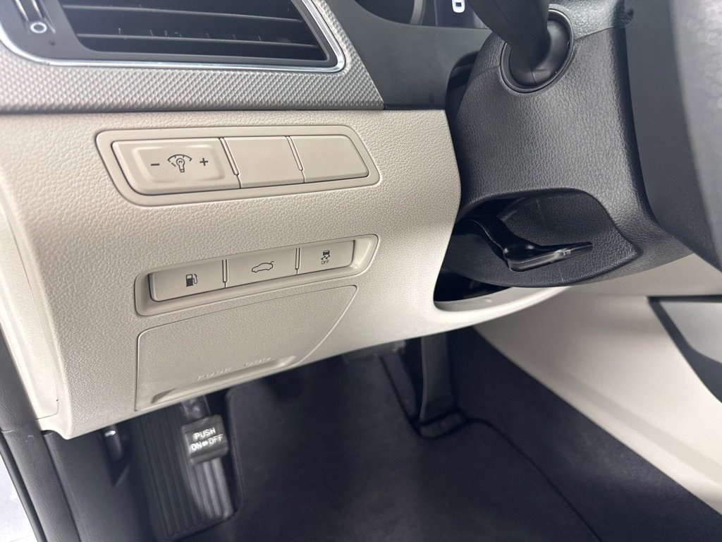 Used 2016 Hyundai Sonata SE image 13