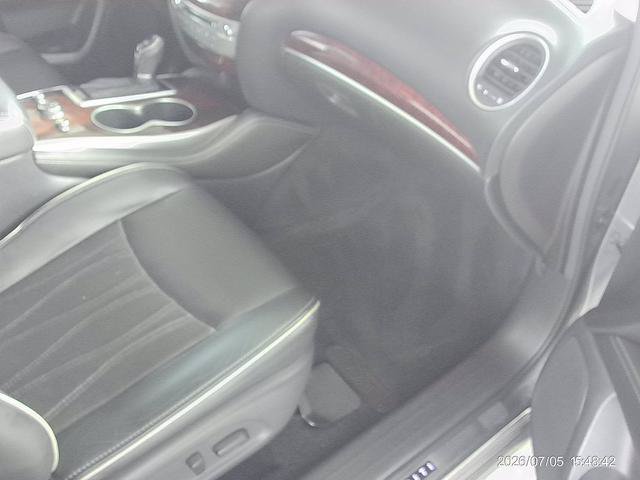 Used 2017 INFINITI QX60 Luxe w/ Deluxe Technology Package AWD/4WD image 19