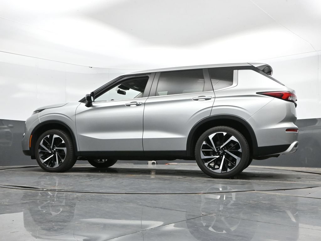 Used 2024 Mitsubishi Outlander SE AWD/4WD image 46