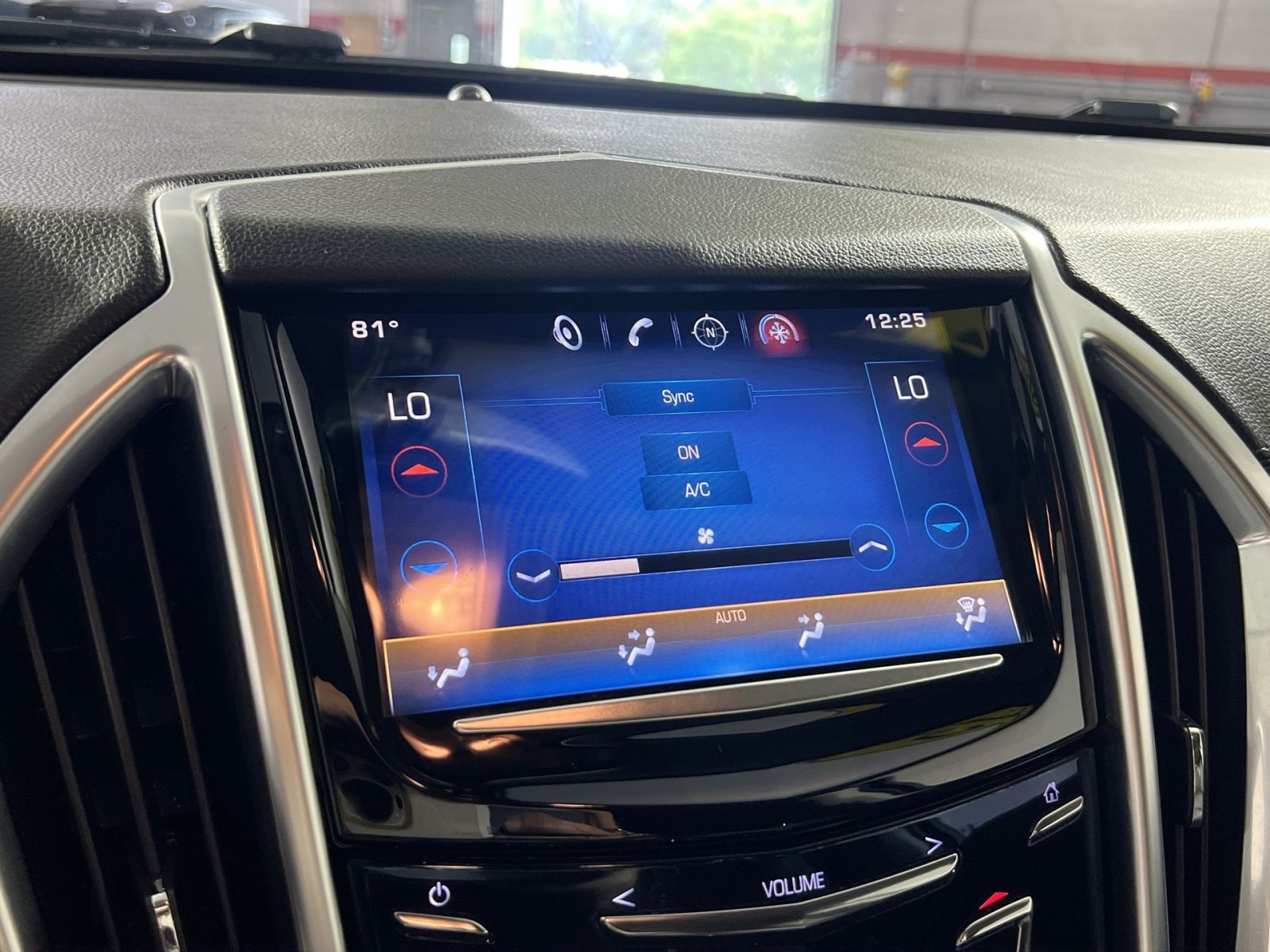 Used 2015 Cadillac SRX FWD image 22
