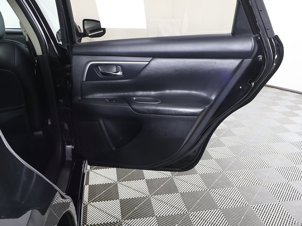 Used 2017 Nissan Altima 2.5 SL w/ Moonroof Package image 26