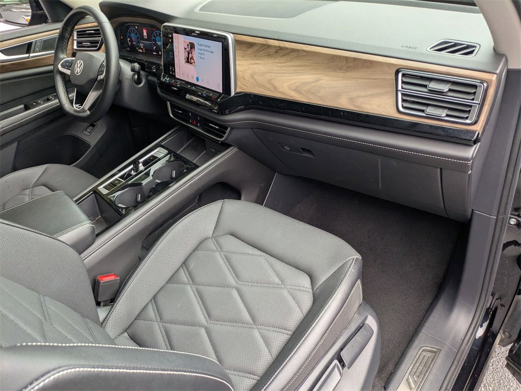 Used 2024 Volkswagen Atlas SE image 28