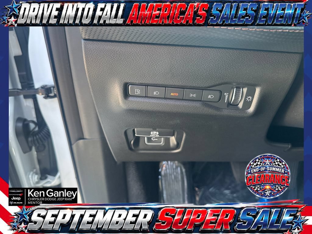 New 2026 Jeep Cherokee Overland w/ Trailer Tow Group AWD/4WD image 13