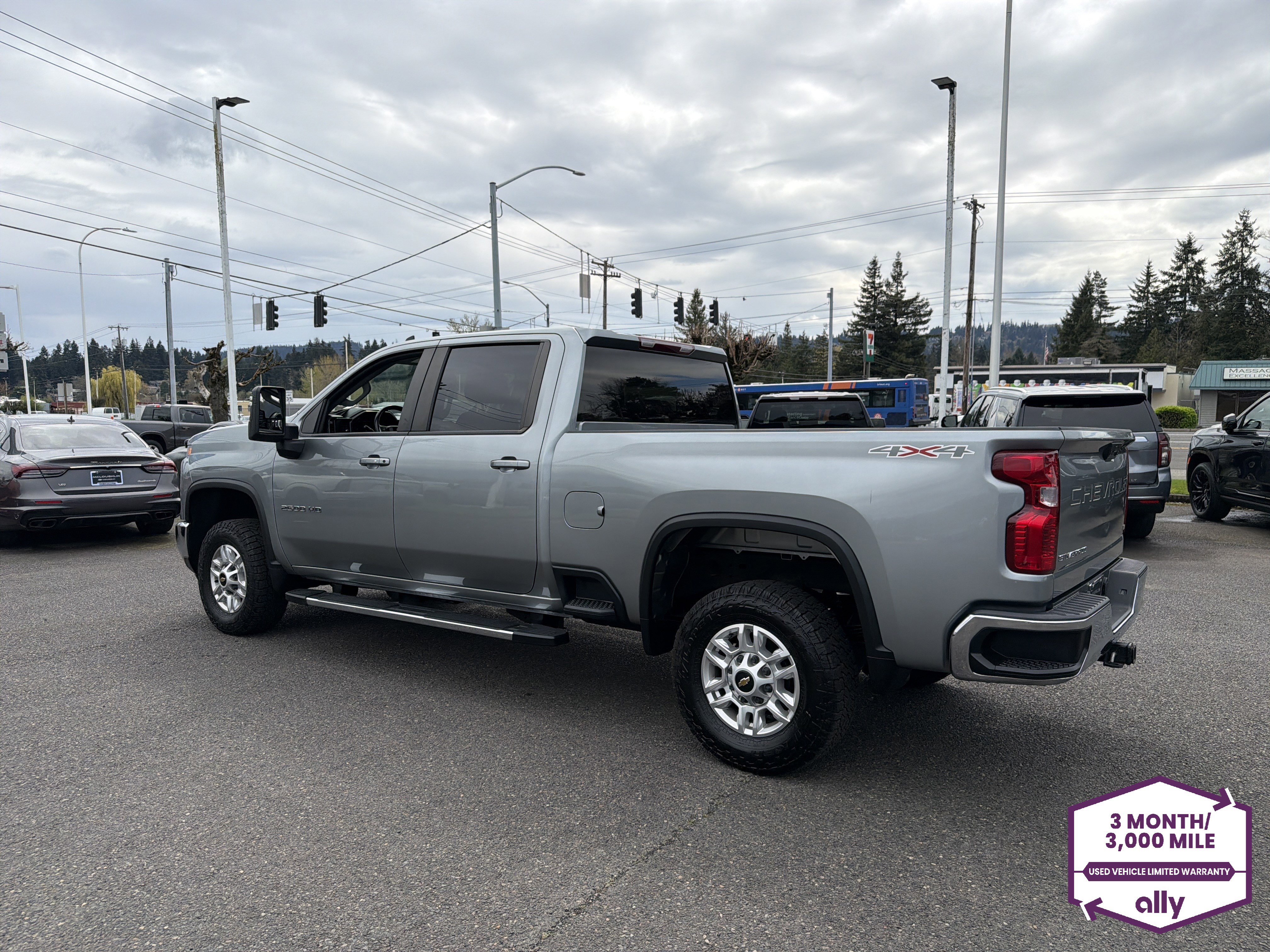 Used 2024 Chevrolet Silverado 2500 LT w/ Convenience Package image 3