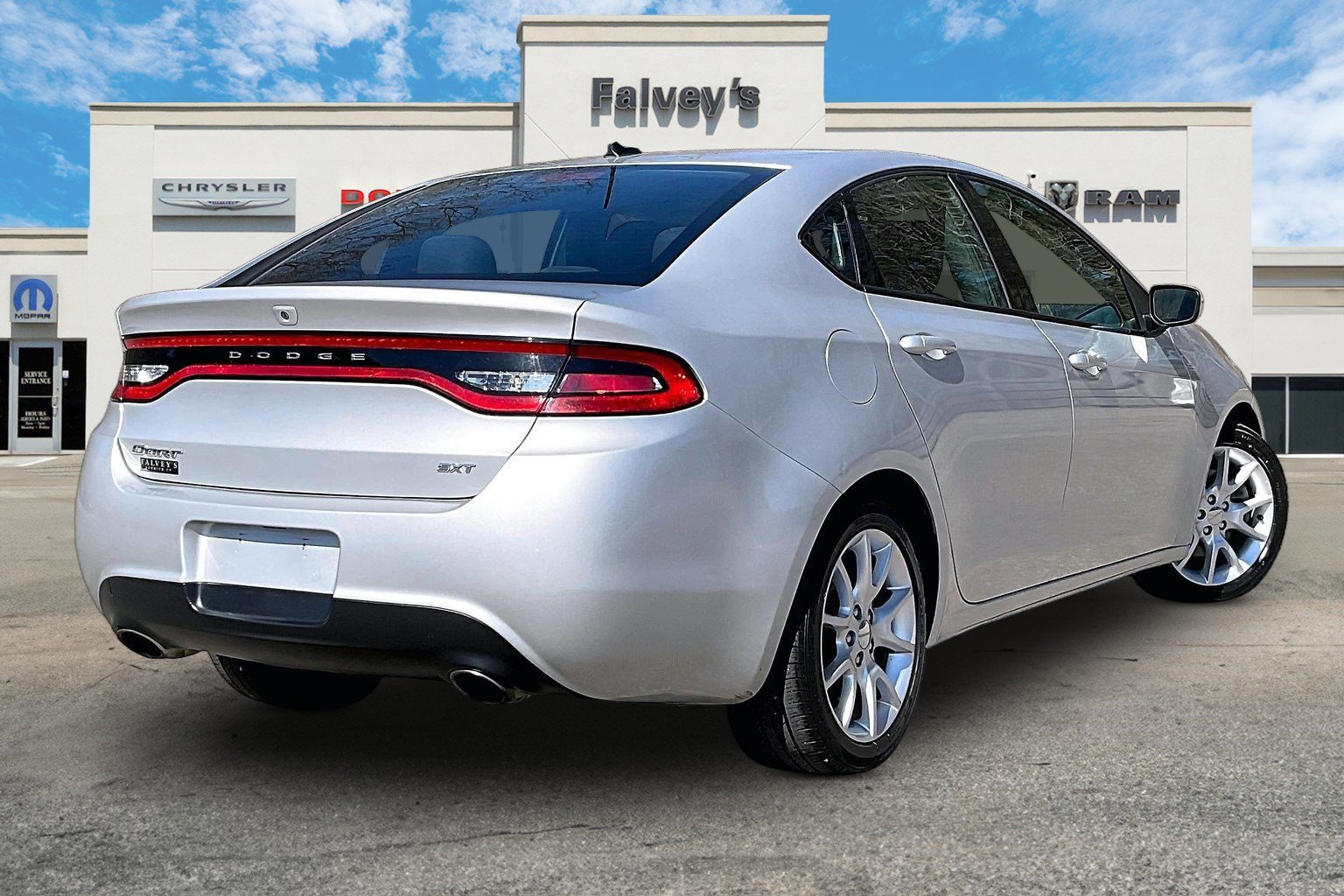 Used 2013 Dodge Dart SXT image 2
