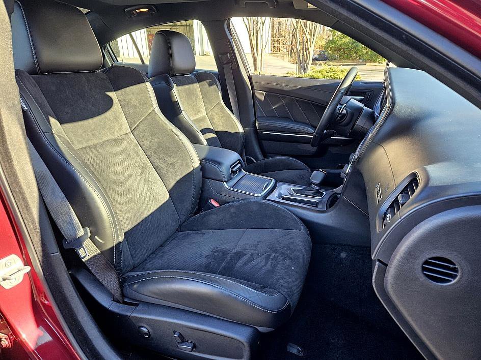 Used 2023 Dodge Charger R/T w/ Plus Group image 17