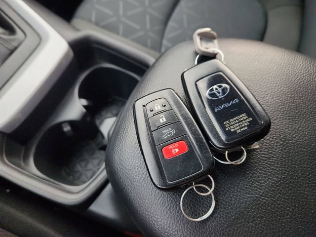 Used 2021 Toyota RAV4 XLE w/ Convenience Package image 50